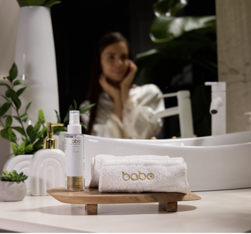 Ultra nawilżający tonik do twarzy z tripeptydem miedziowym, niacynamidem i kwasem laktobionowym - obrazek 3